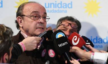 El fuerte cruce de Moreau con la oposición por la Ley de Solidaridad