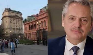 Insólita marcha en contra de Alberto Fernández frente a Casa Rosada