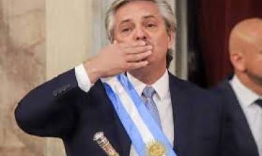 Fernández destacó 18 medidas en su balance del primer mes de gestión