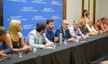 Legisladores e intendentes de Corrientes acordaron asistencia a productores con Basterra