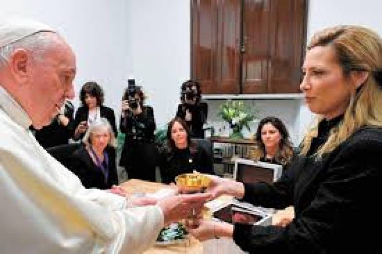 Fabiola Yañez se reunió con el papa Francisco