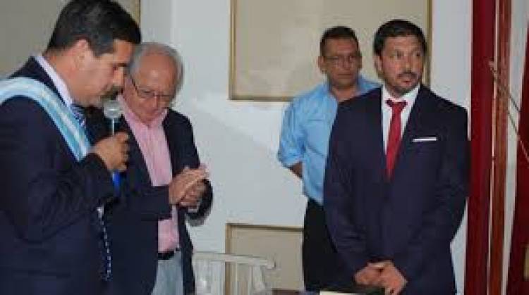El Intendente de Curuzú Cuatiá tomo Juramento Concejales electos y auditores Municipal,