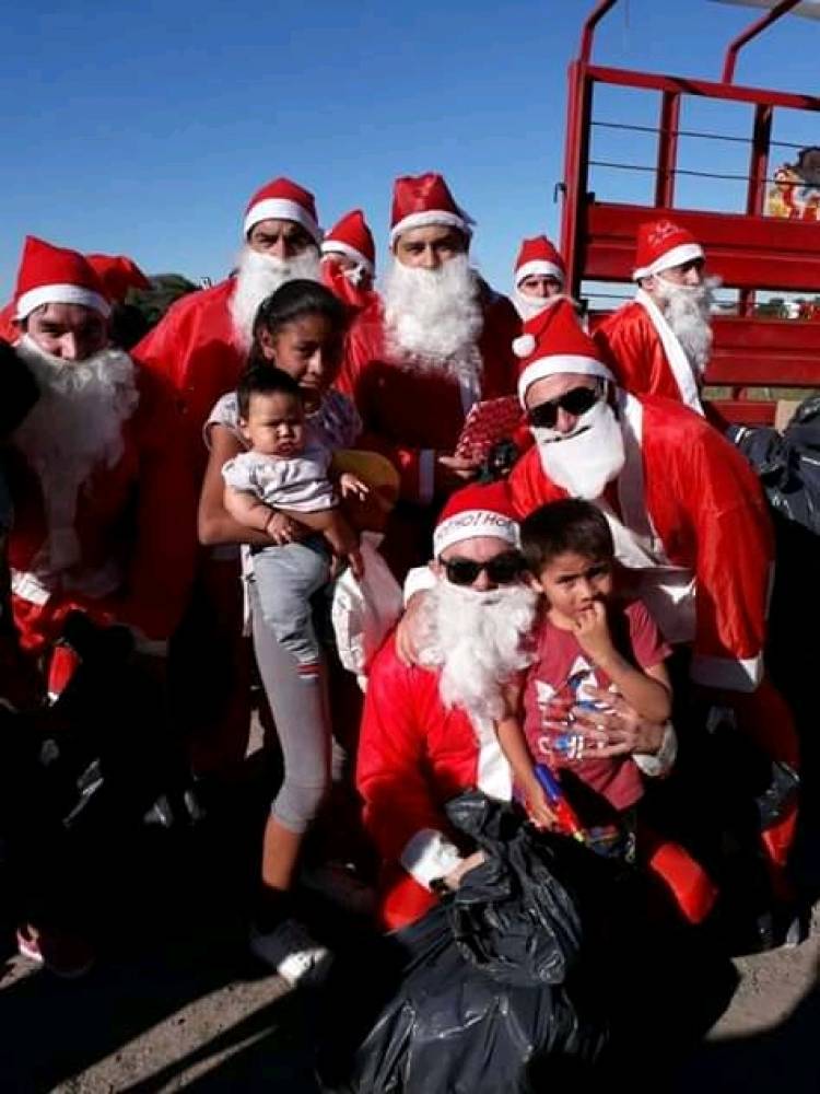 Llegaron los Papas Noel a Sauce.
