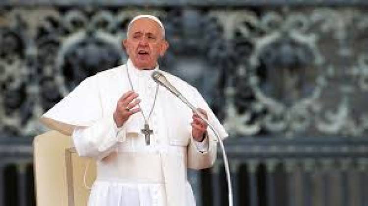 Papa Francisco: "Las estructuras del pecado incluyen recortes de impuestos para los más ricos" El santo padre pronunció este miércoles un discurso en el seminario 'Nuevas formas de solidaridad', llevado a cabo en el Vaticano.